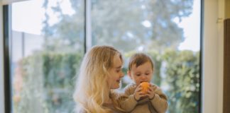 My baby doesn’t like to walk, only to be held