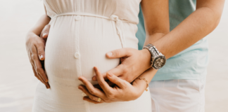 Tips for Maintaining a Positive Mindset During Pregnancy and Parenting